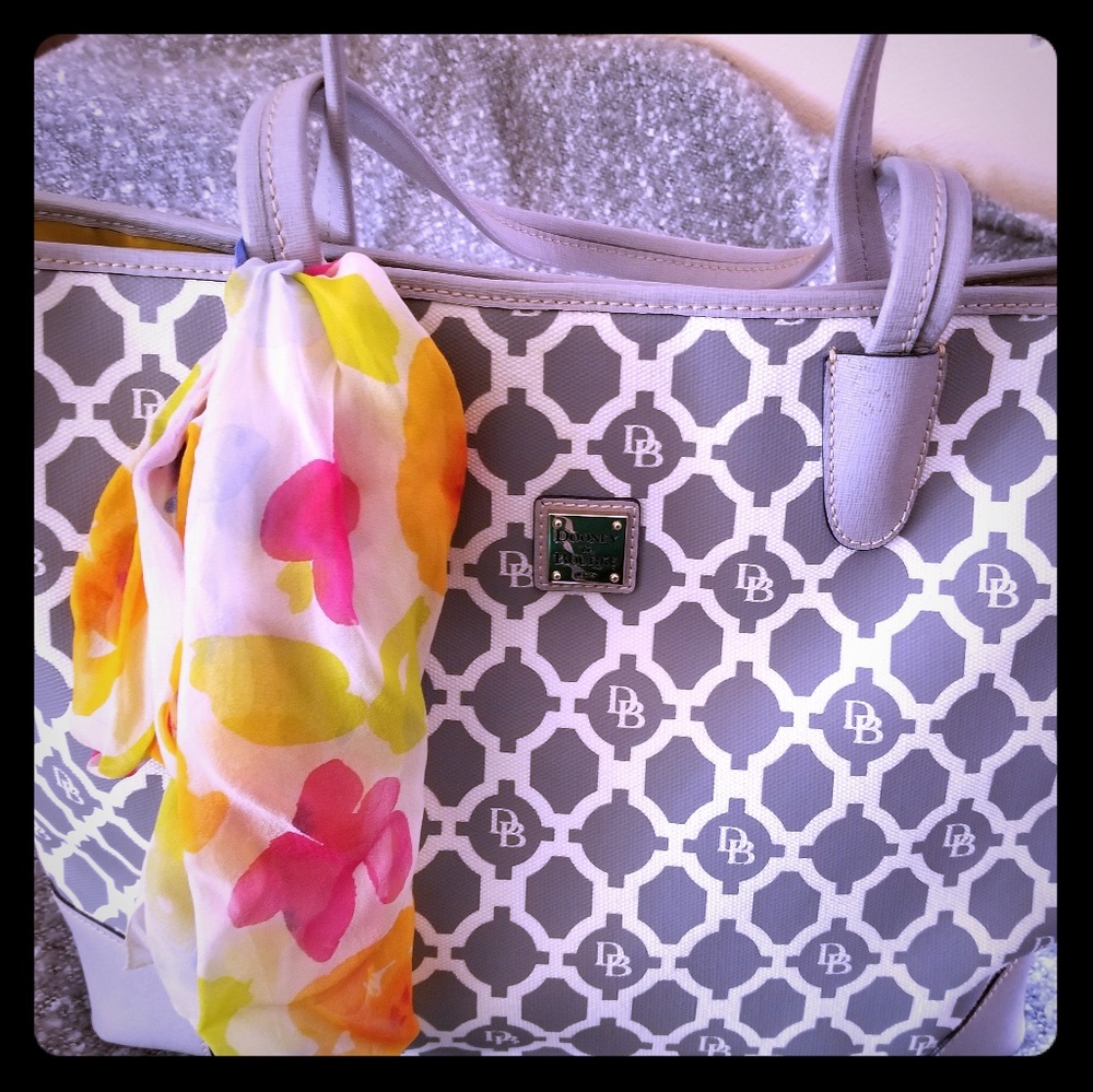 Dooney & Bourke tote